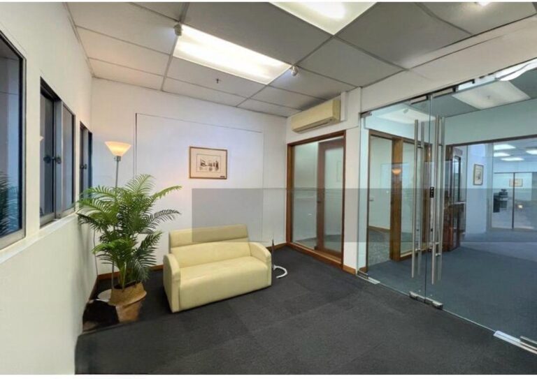 Fitted office Cheap Rental