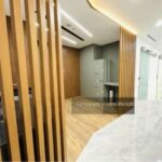 MODERN BP OFFICE ABOVE JUST MRT STATION: Raised Floor, Semi Fitted. Retail Mall